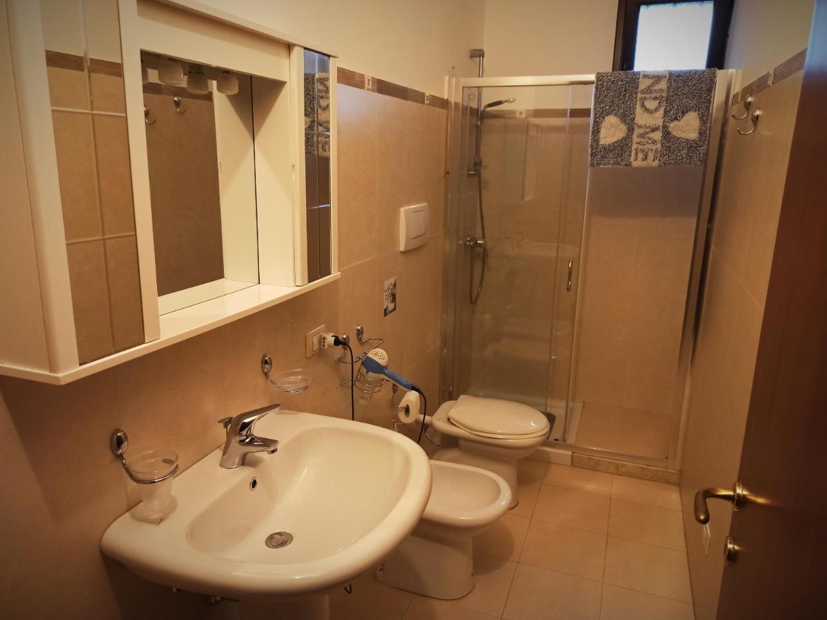 Rooms & Apartments La Spiaggia - Галиполи Екстериор снимка