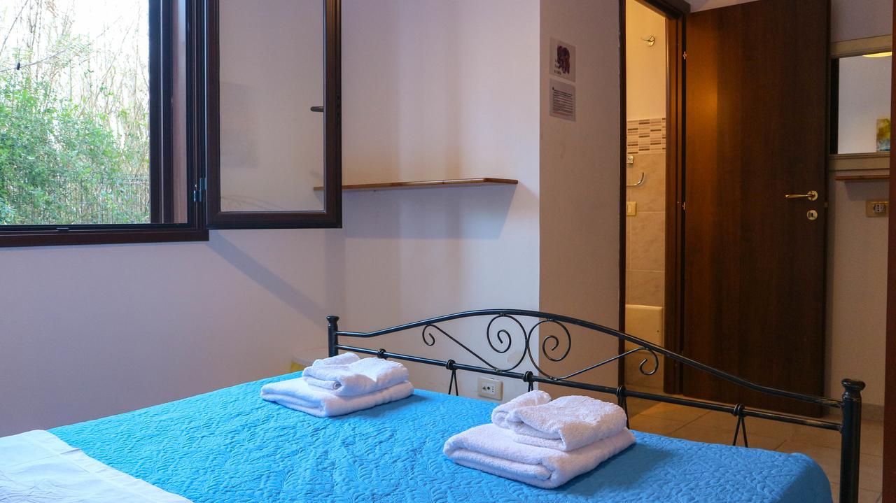 Rooms & Apartments La Spiaggia - Галиполи Екстериор снимка