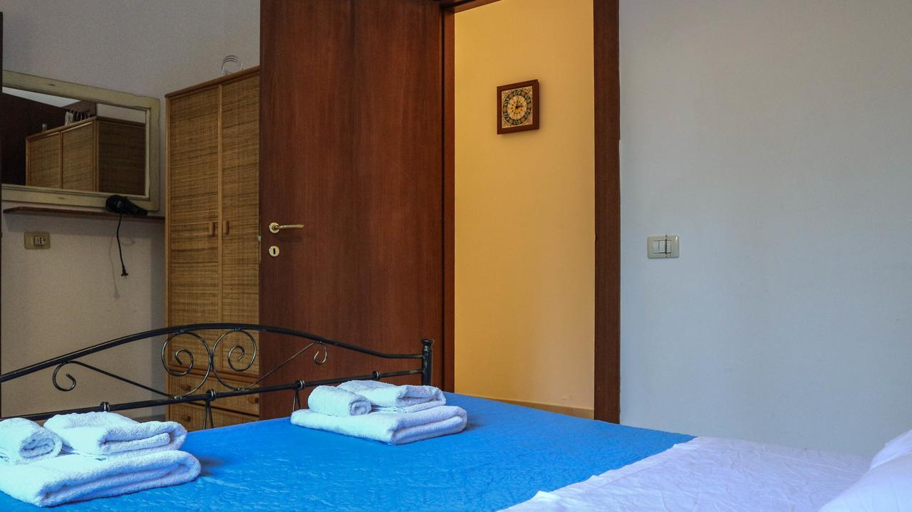 Rooms & Apartments La Spiaggia - Галиполи Екстериор снимка