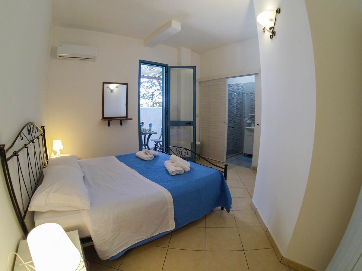 Rooms & Apartments La Spiaggia - Галиполи Екстериор снимка