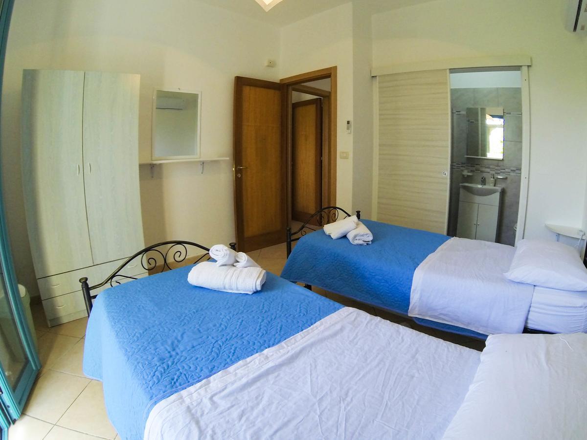 Rooms & Apartments La Spiaggia - Галиполи Екстериор снимка
