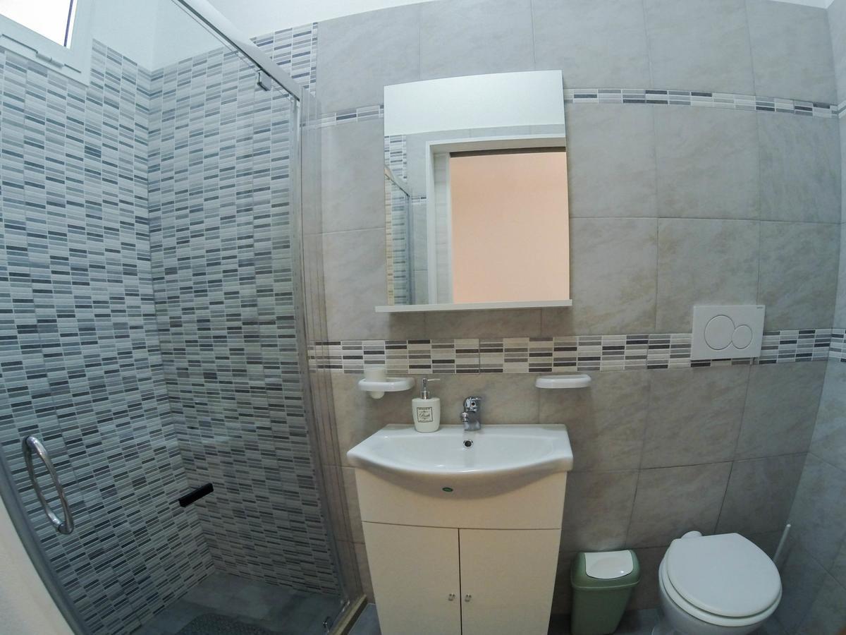Rooms & Apartments La Spiaggia - Галиполи Екстериор снимка