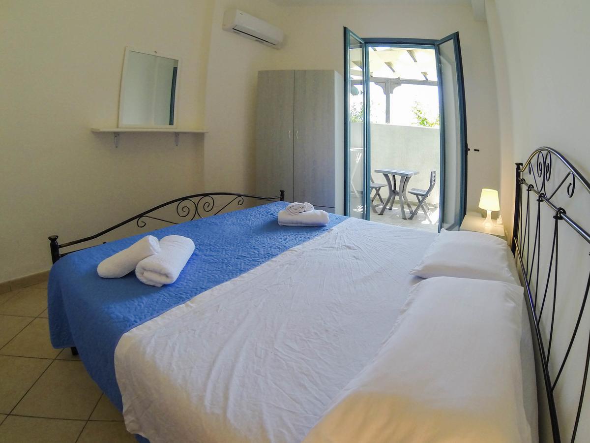 Rooms & Apartments La Spiaggia - Галиполи Екстериор снимка
